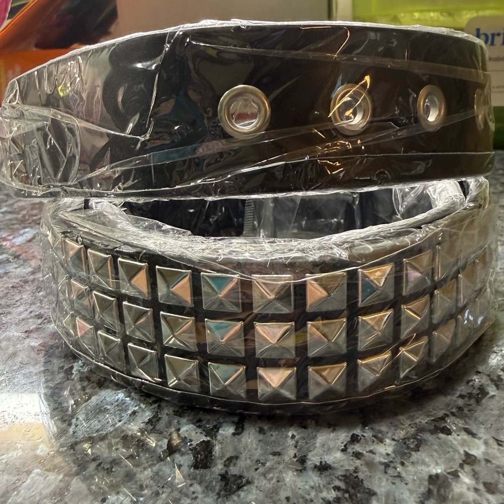 Y2K NWOT Studded Adjustable Black Belt With Silver Studs - Picture 6 of 8